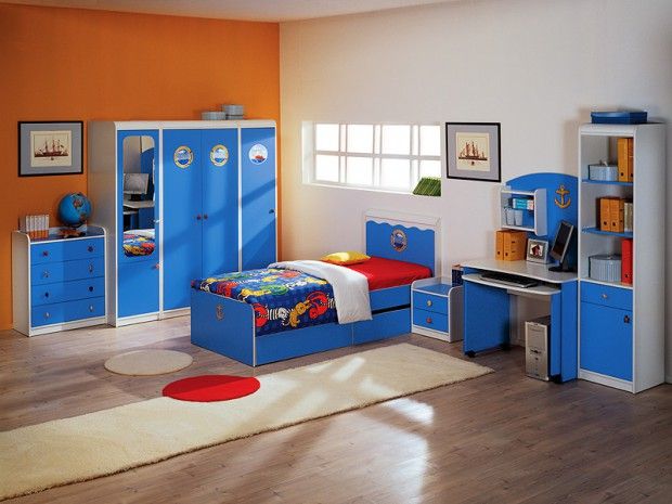 Gaya yang berbeda menghiasi kamar anak-anak untuk anak laki-laki
