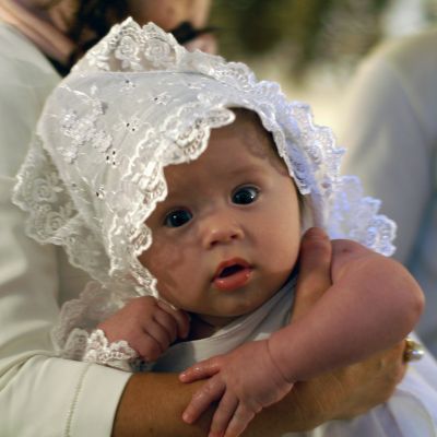 Bagaimana ritus bayi dibaptis?